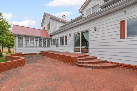 2550 East County Road 1375 Road Newman IL 61942