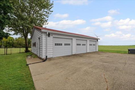 2550 East County Road 1375 Road Newman IL 61942