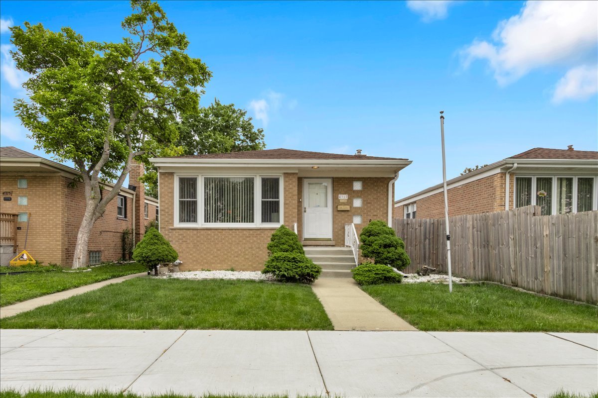 4317 South Keating Avenue Chicago IL 60632