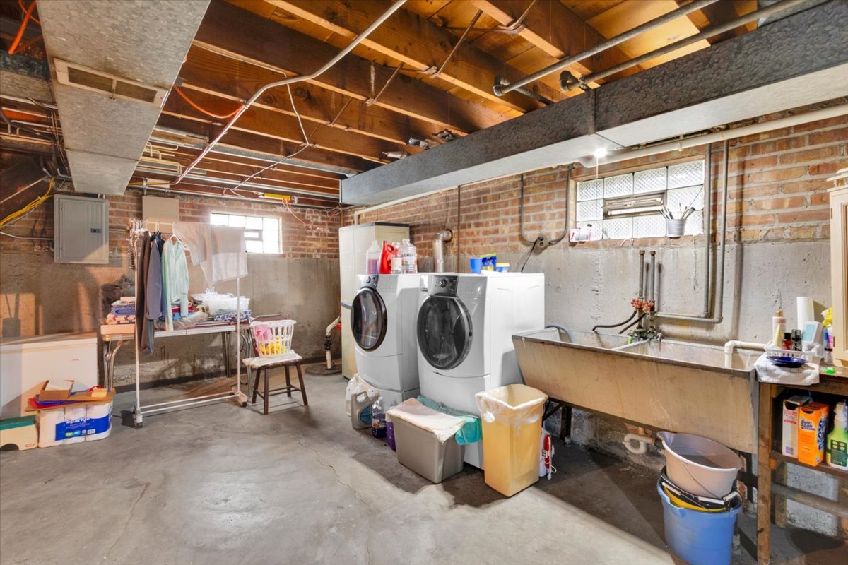 4317 South Keating Avenue Chicago IL 60632