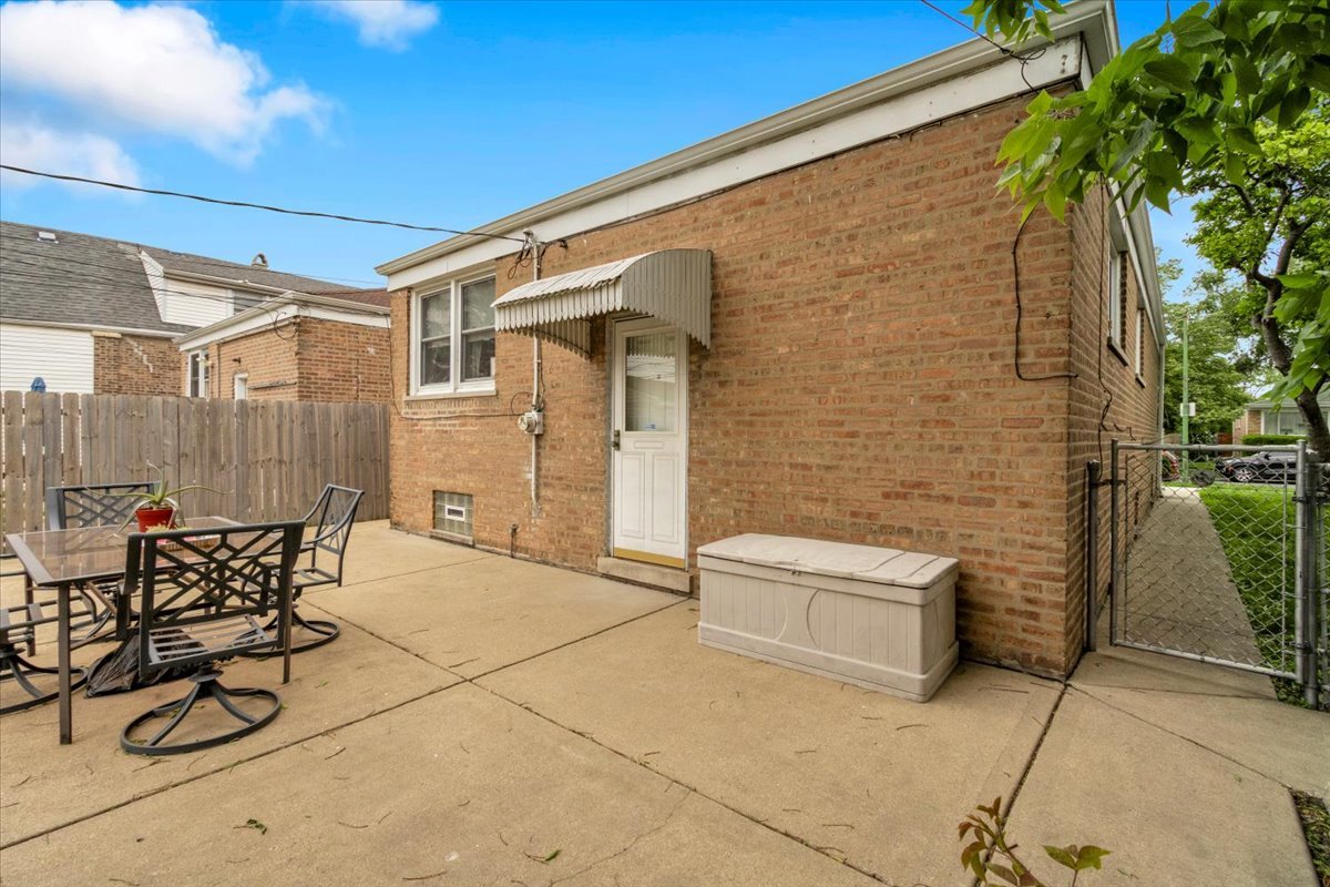 4317 South Keating Avenue Chicago IL 60632