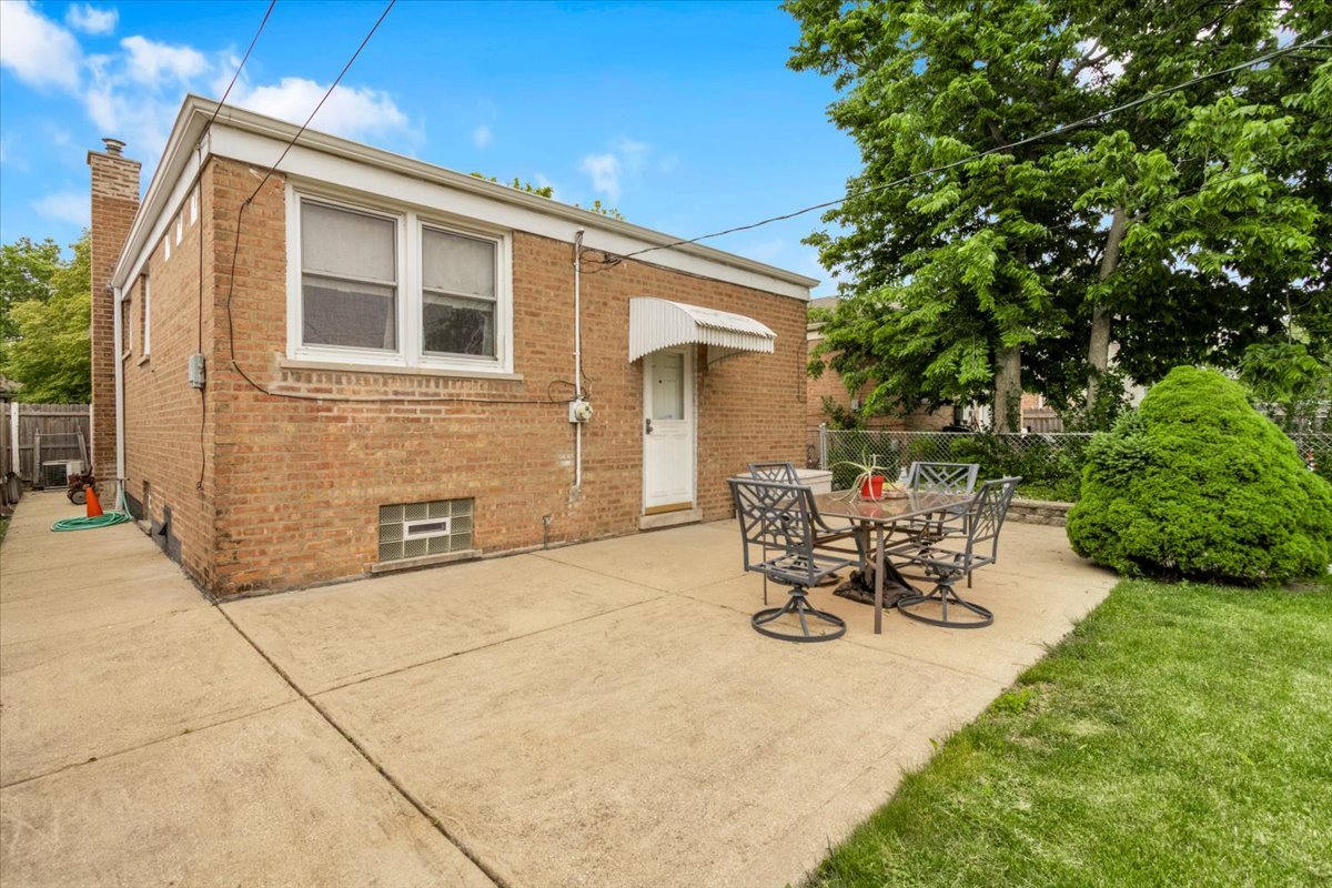 4317 South Keating Avenue Chicago IL 60632
