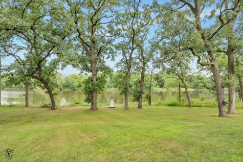 864 Ash Drive St. Anne IL 60964