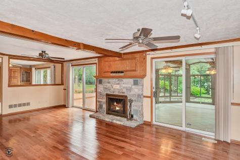 864 Ash Drive St. Anne IL 60964