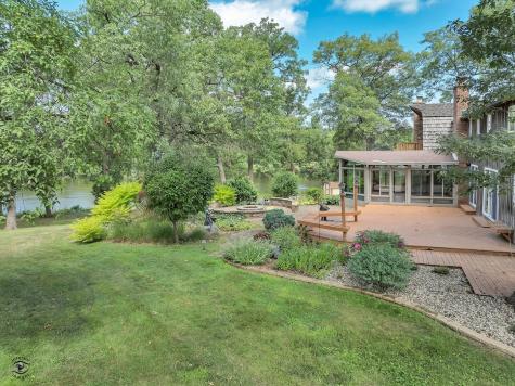 864 Ash Drive St. Anne IL 60964