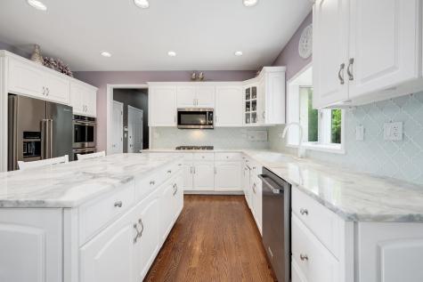 6714 Sweetbriar Lane Darien IL 60561