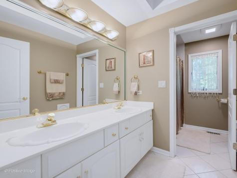 6714 Sweetbriar Lane Darien IL 60561