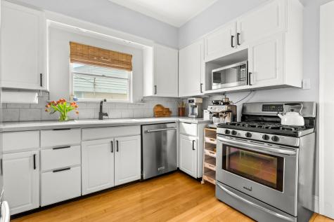 1325 East Walnut Avenue Des Plaines IL 60016