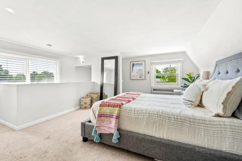 1325 East Walnut Avenue Des Plaines IL 60016