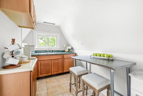 1325 East Walnut Avenue Des Plaines IL 60016