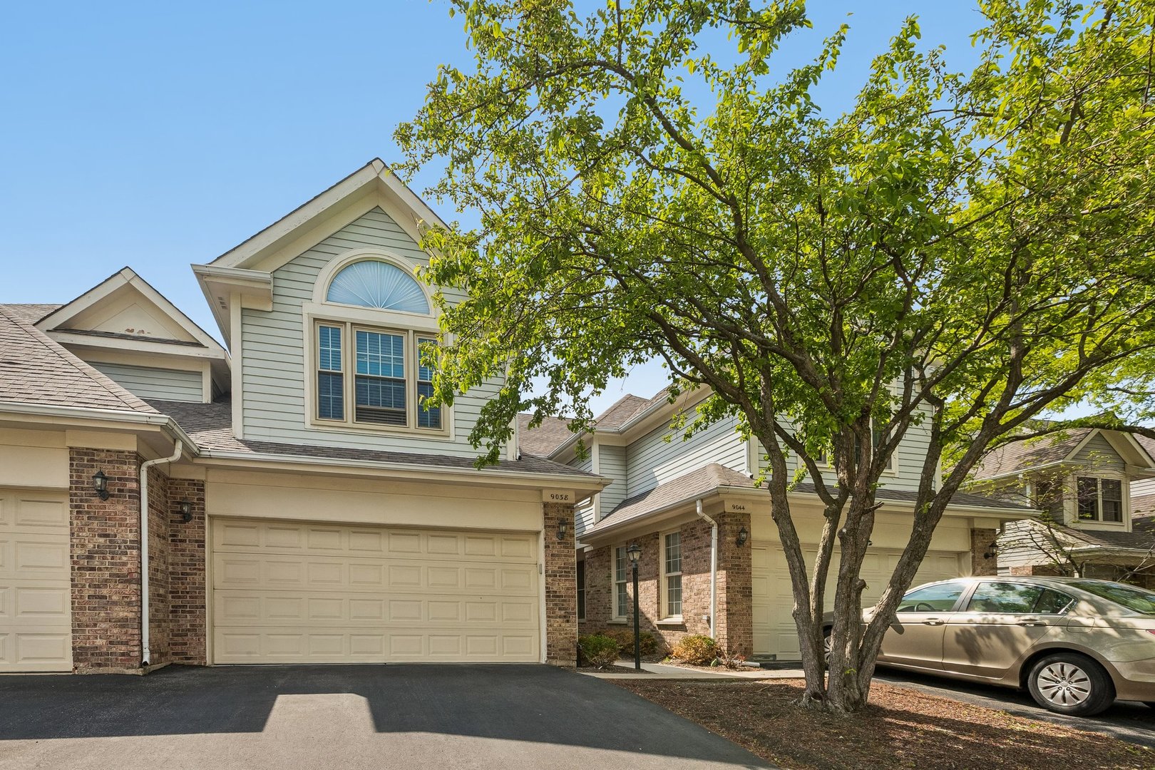 9038 Delphia Avenue Des Plaines IL 60016