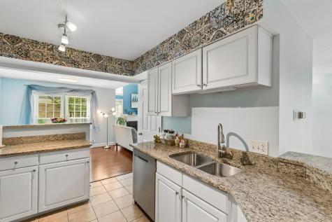 9038 Delphia Avenue Des Plaines IL 60016
