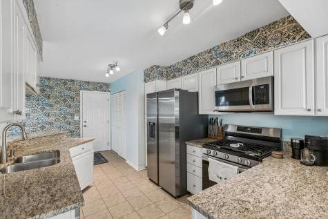 9038 Delphia Avenue Des Plaines IL 60016