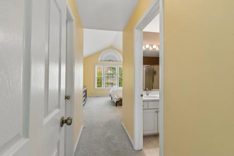 9038 Delphia Avenue Des Plaines IL 60016