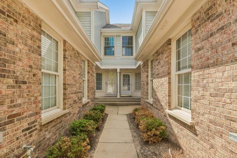 9038 Delphia Avenue Des Plaines IL 60016