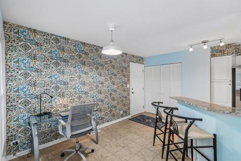 9038 Delphia Avenue Des Plaines IL 60016