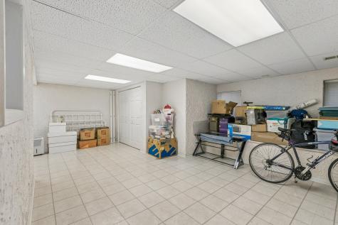 9038 Delphia Avenue Des Plaines IL 60016