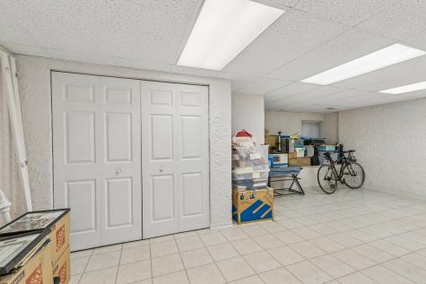 9038 Delphia Avenue Des Plaines IL 60016