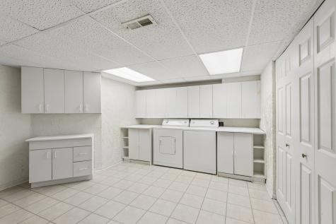 9038 Delphia Avenue Des Plaines IL 60016