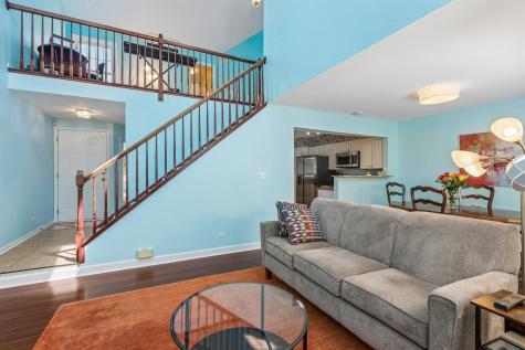 9038 Delphia Avenue Des Plaines IL 60016