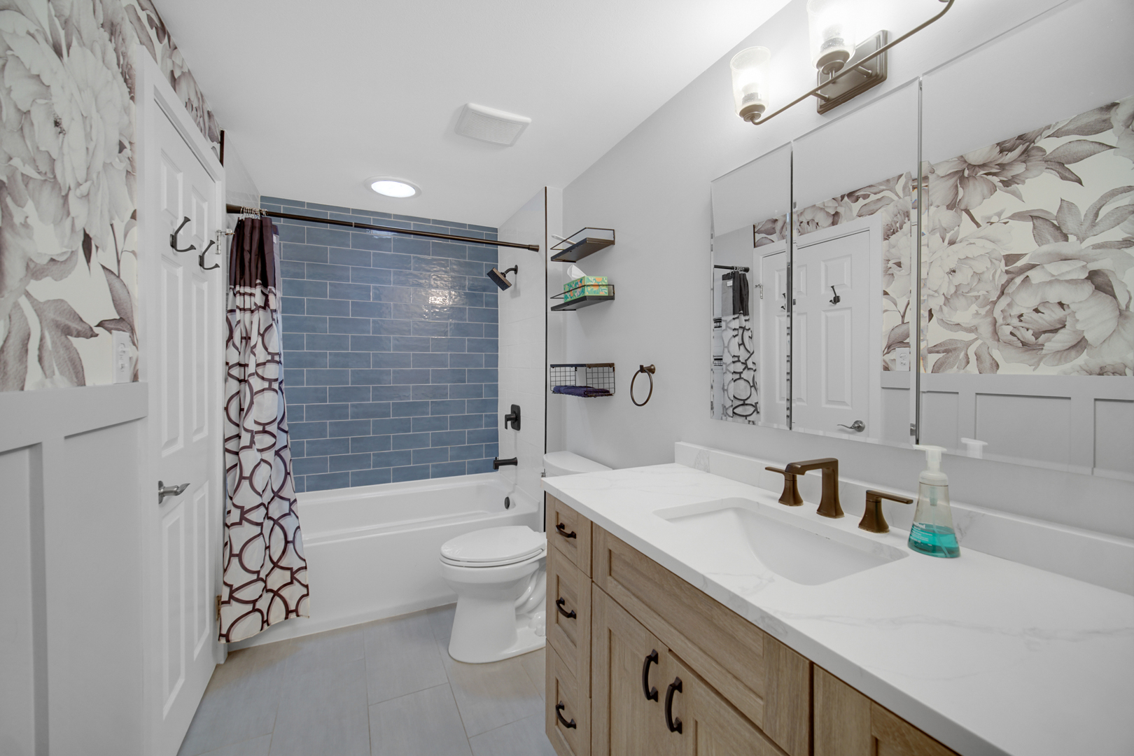 2S111 Churchill Lane Glen Ellyn IL 60137