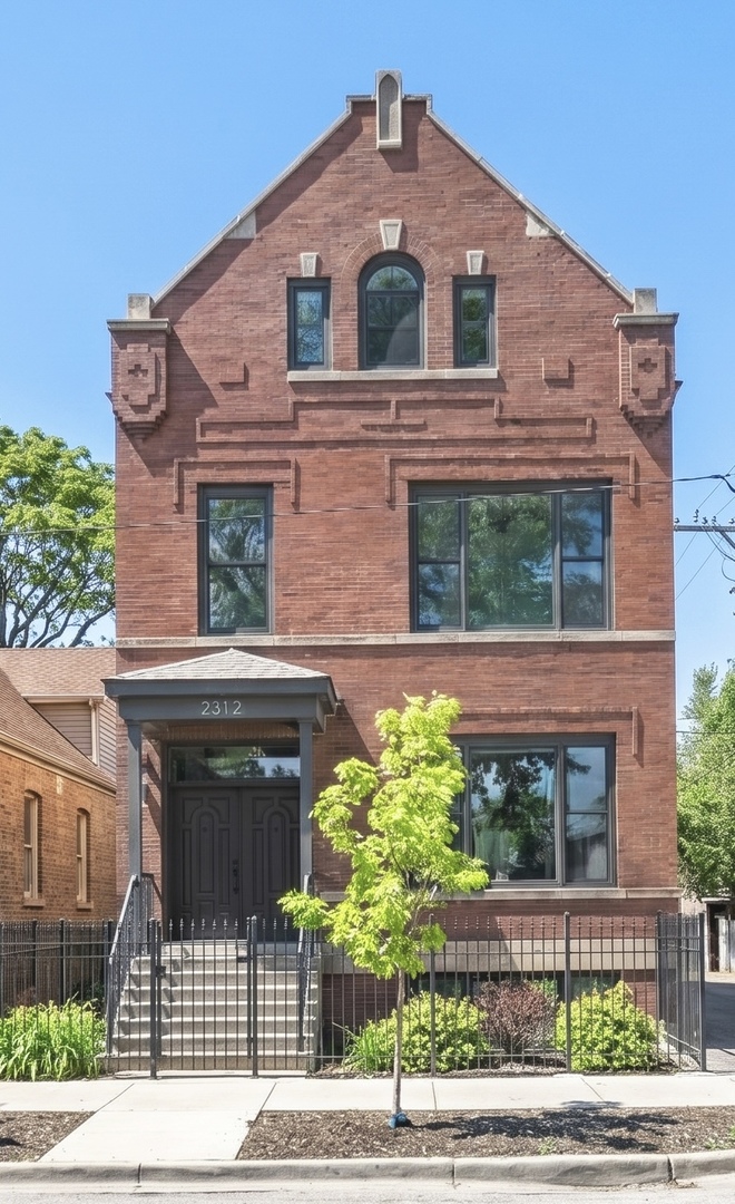 2312 West Charleston Street Chicago IL 60647