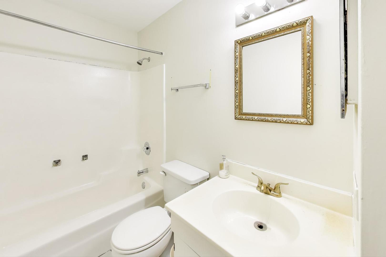 1018 Pheasant Run Lane Aurora IL 60504