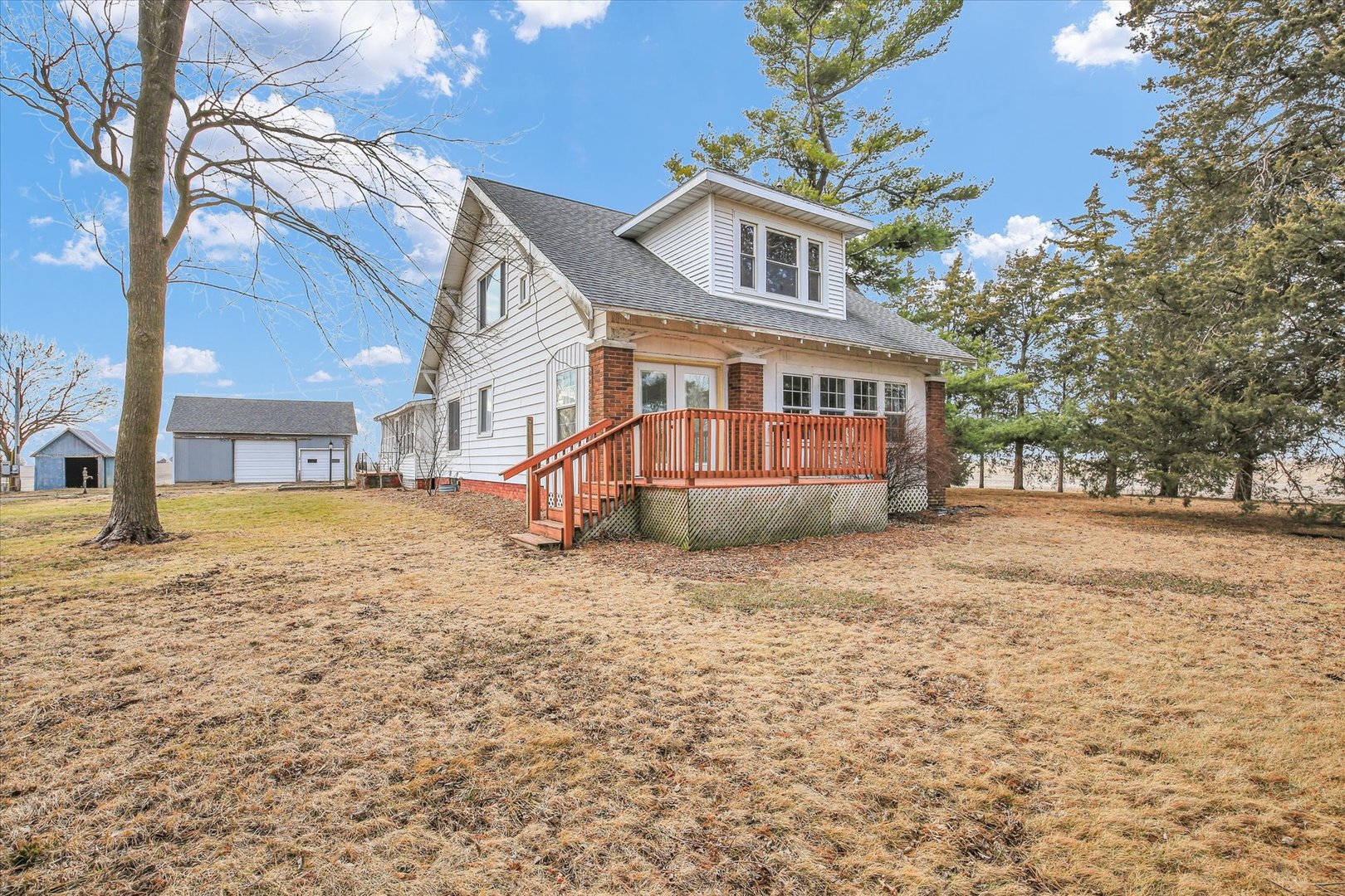 525 County Road 2400 E Broadlands IL 61816