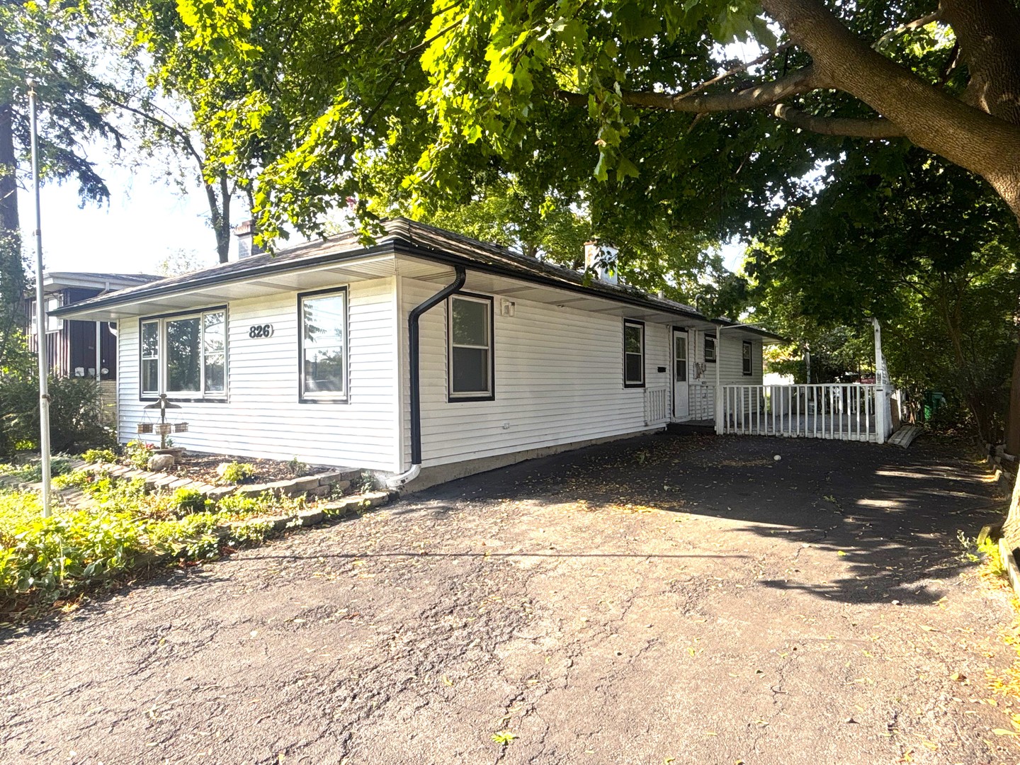 826 South Main Street Lombard IL 60148