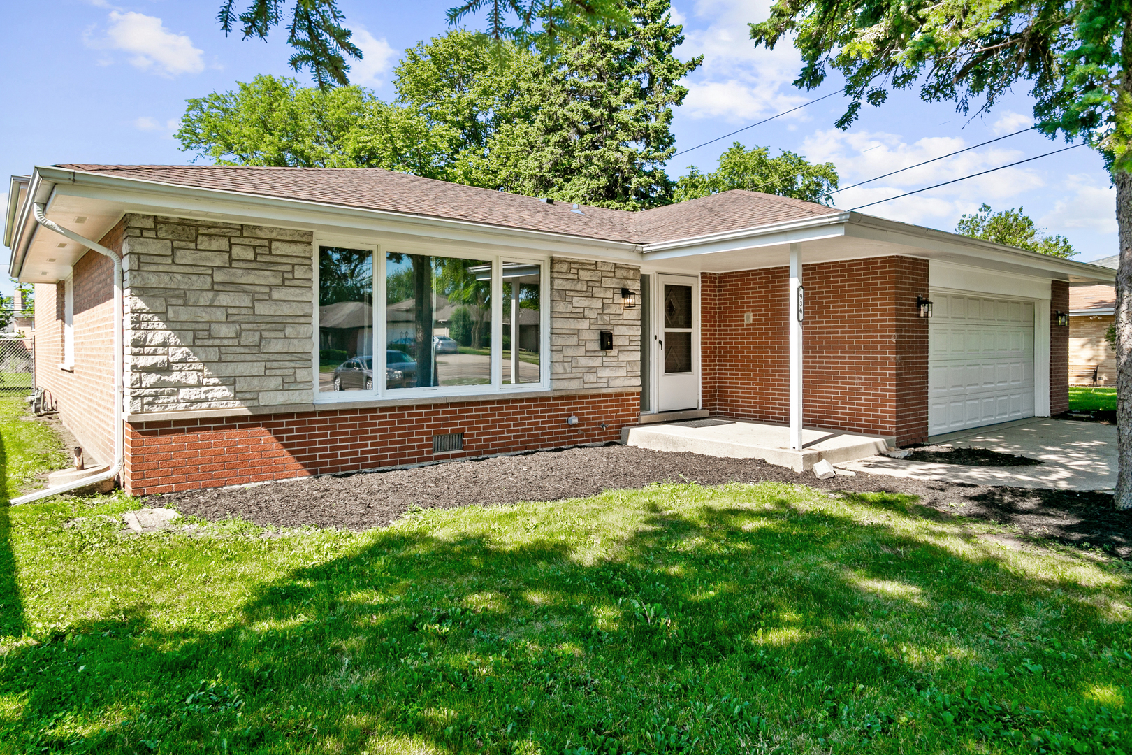 936 East 170th Street South Holland IL 60473