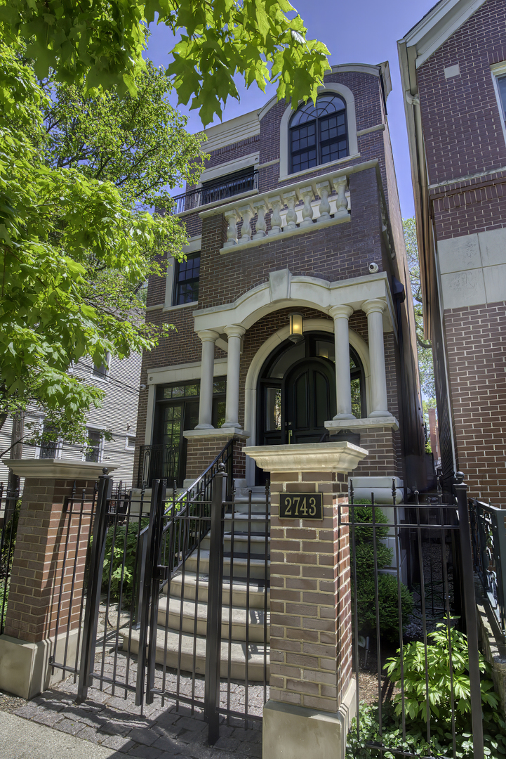 2743 North Dayton Street Chicago IL 60614