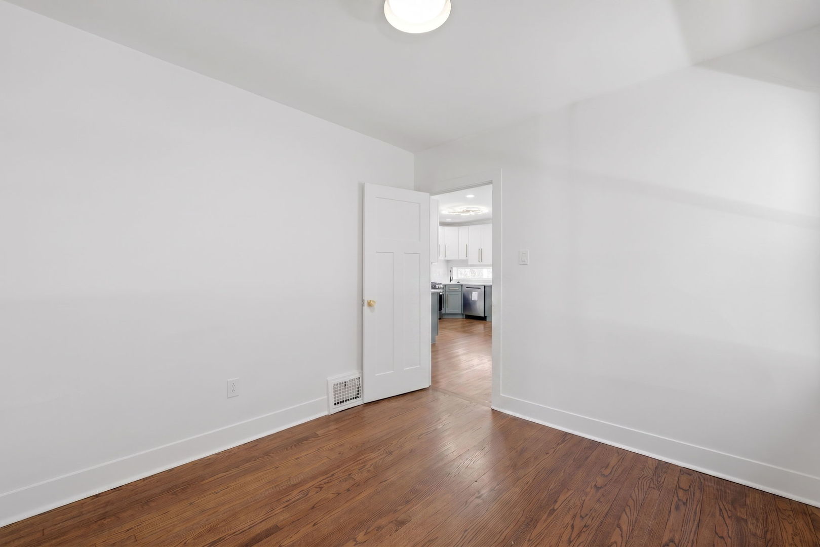 5853 West Newport Avenue Chicago IL 60634