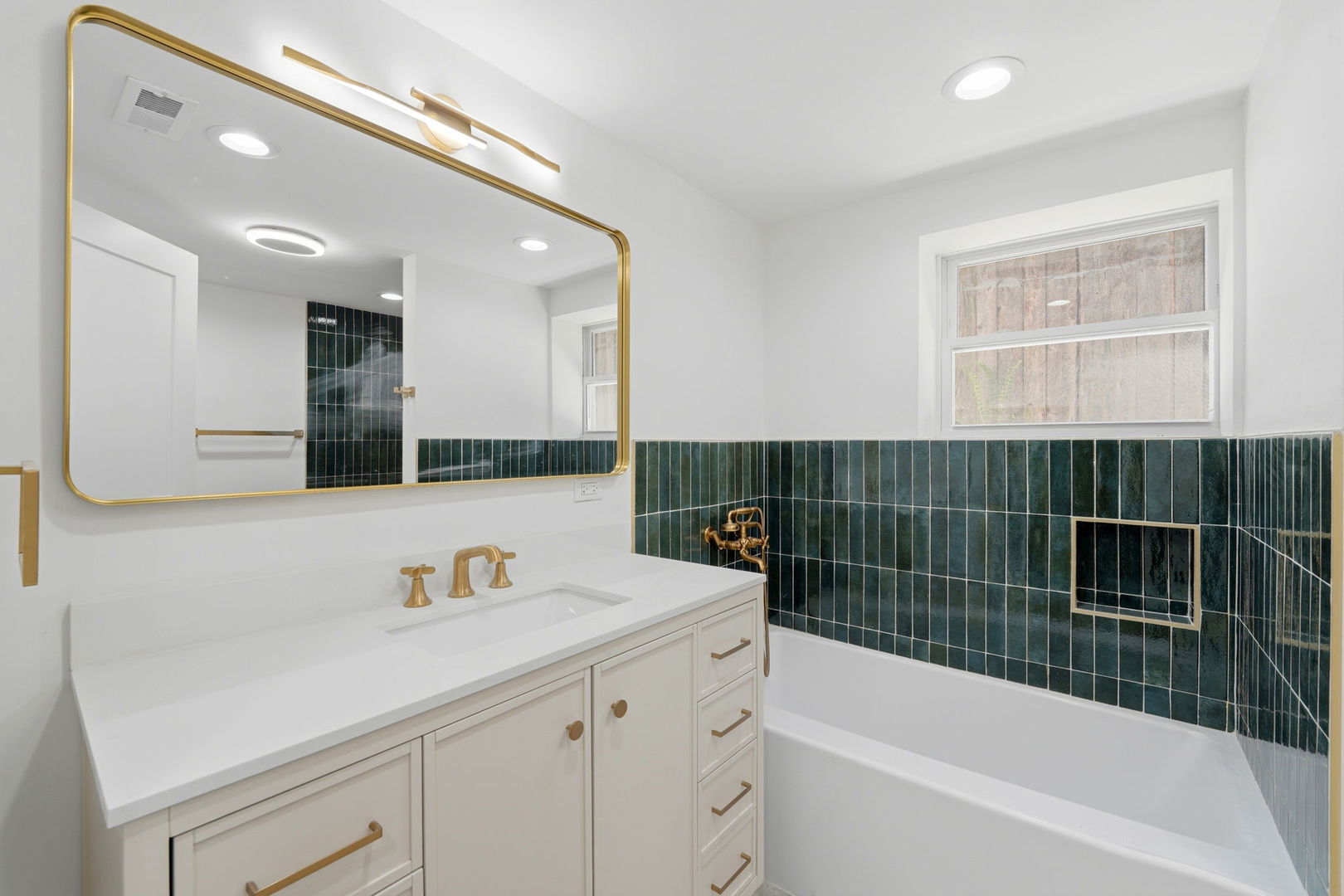 5853 West Newport Avenue Chicago IL 60634