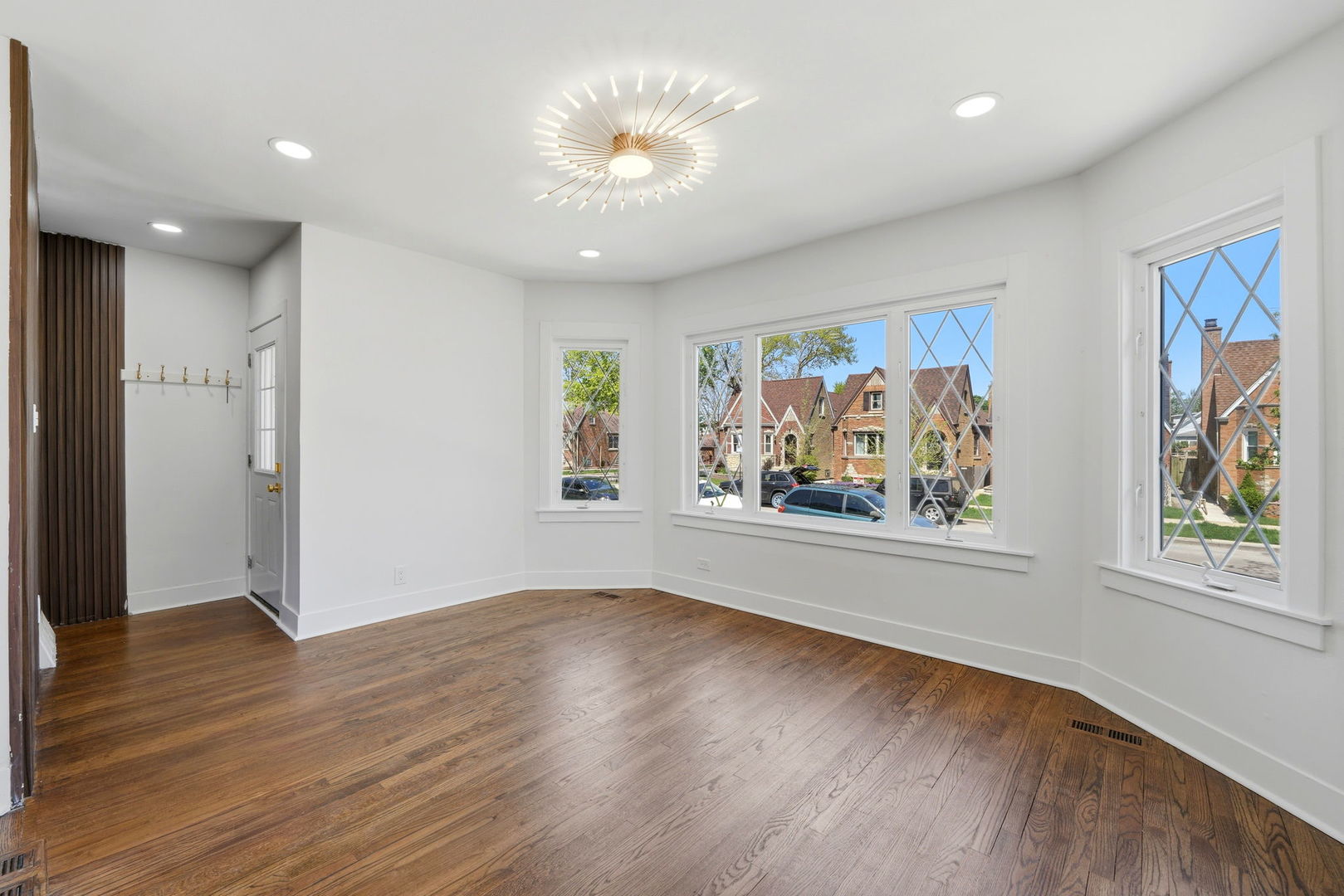 5853 West Newport Avenue Chicago IL 60634