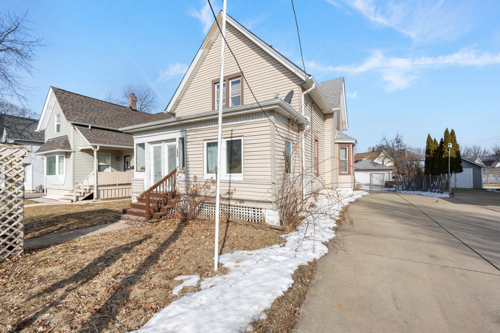 217 Prairie Street Aurora IL 60506