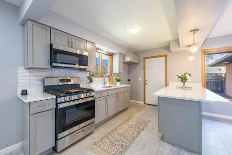 828 Tamarack Lane Rockford IL 61107