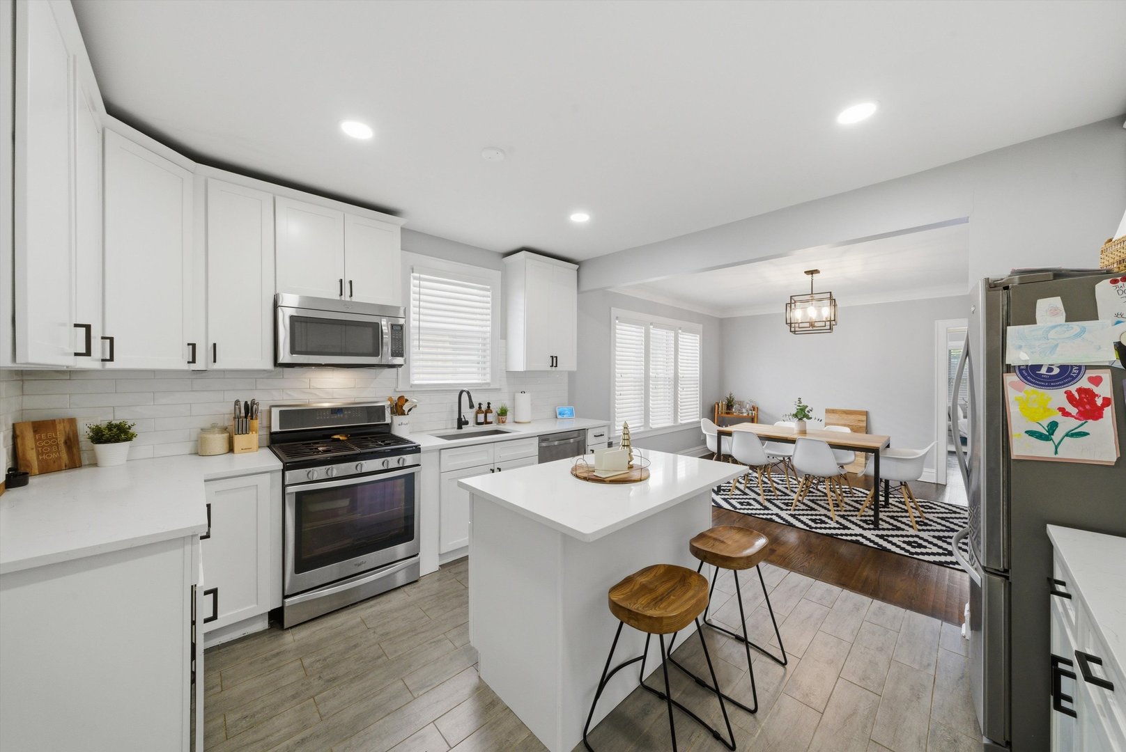 6126 West Roscoe Street Chicago IL 60634