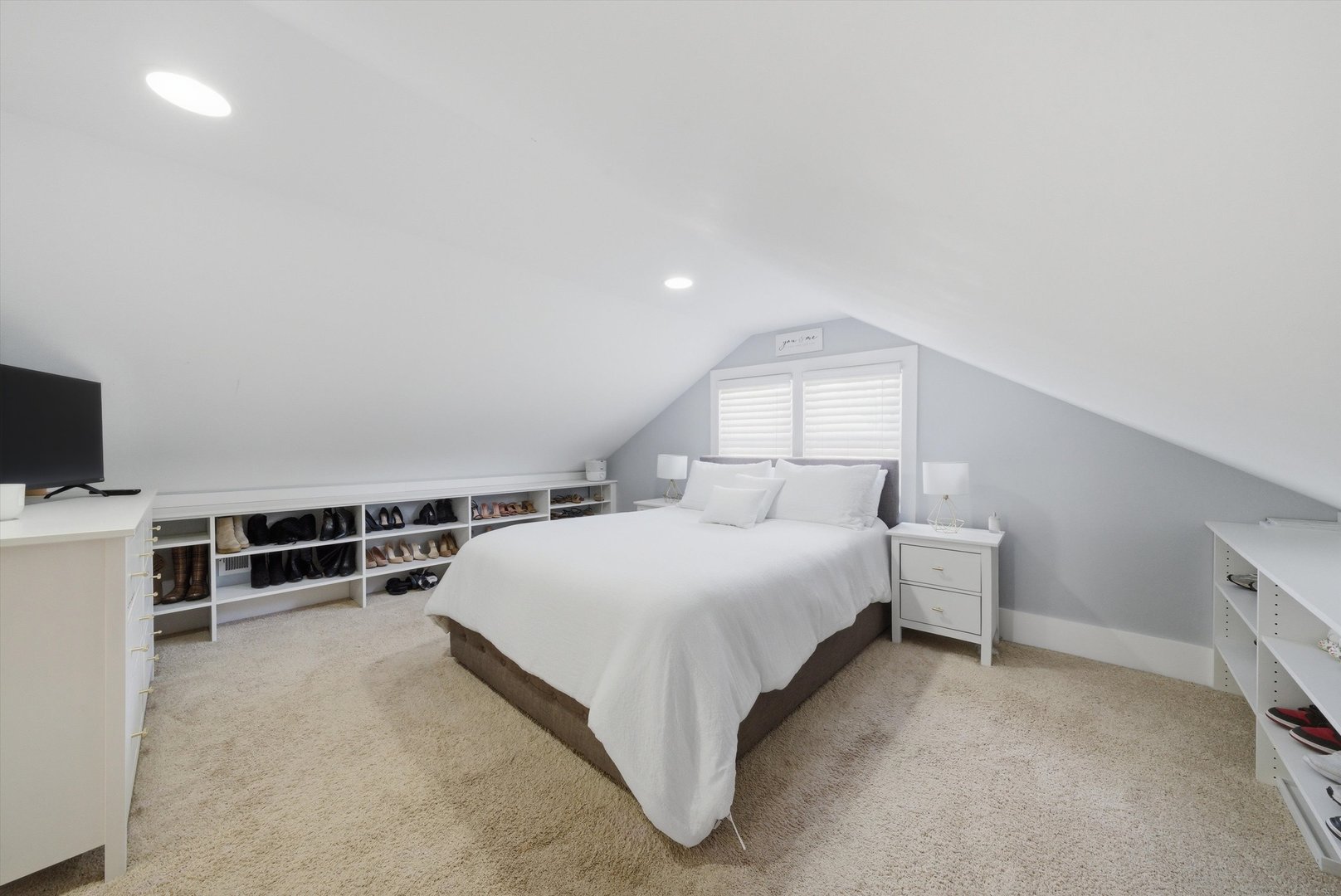 6126 West Roscoe Street Chicago IL 60634