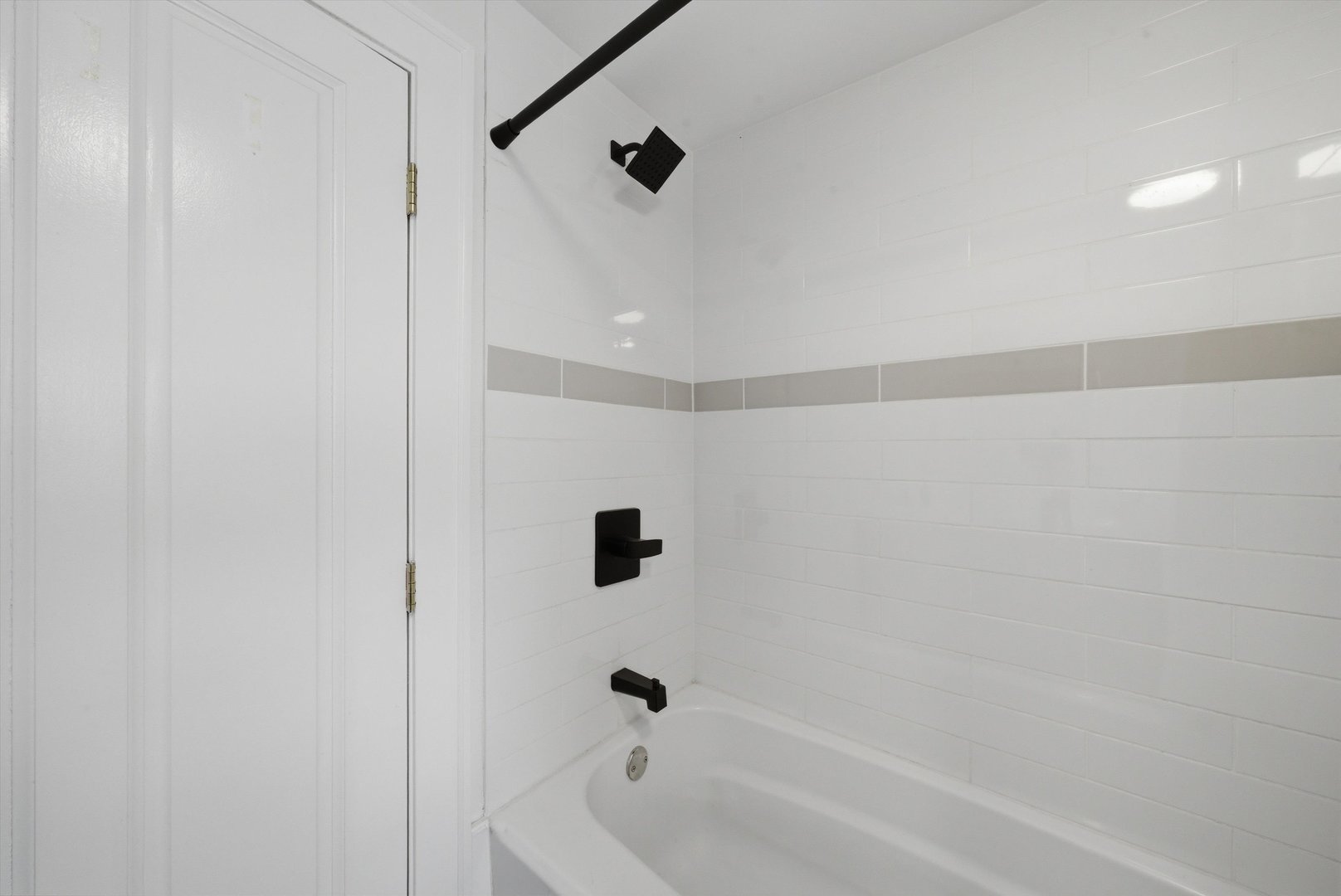 6126 West Roscoe Street Chicago IL 60634