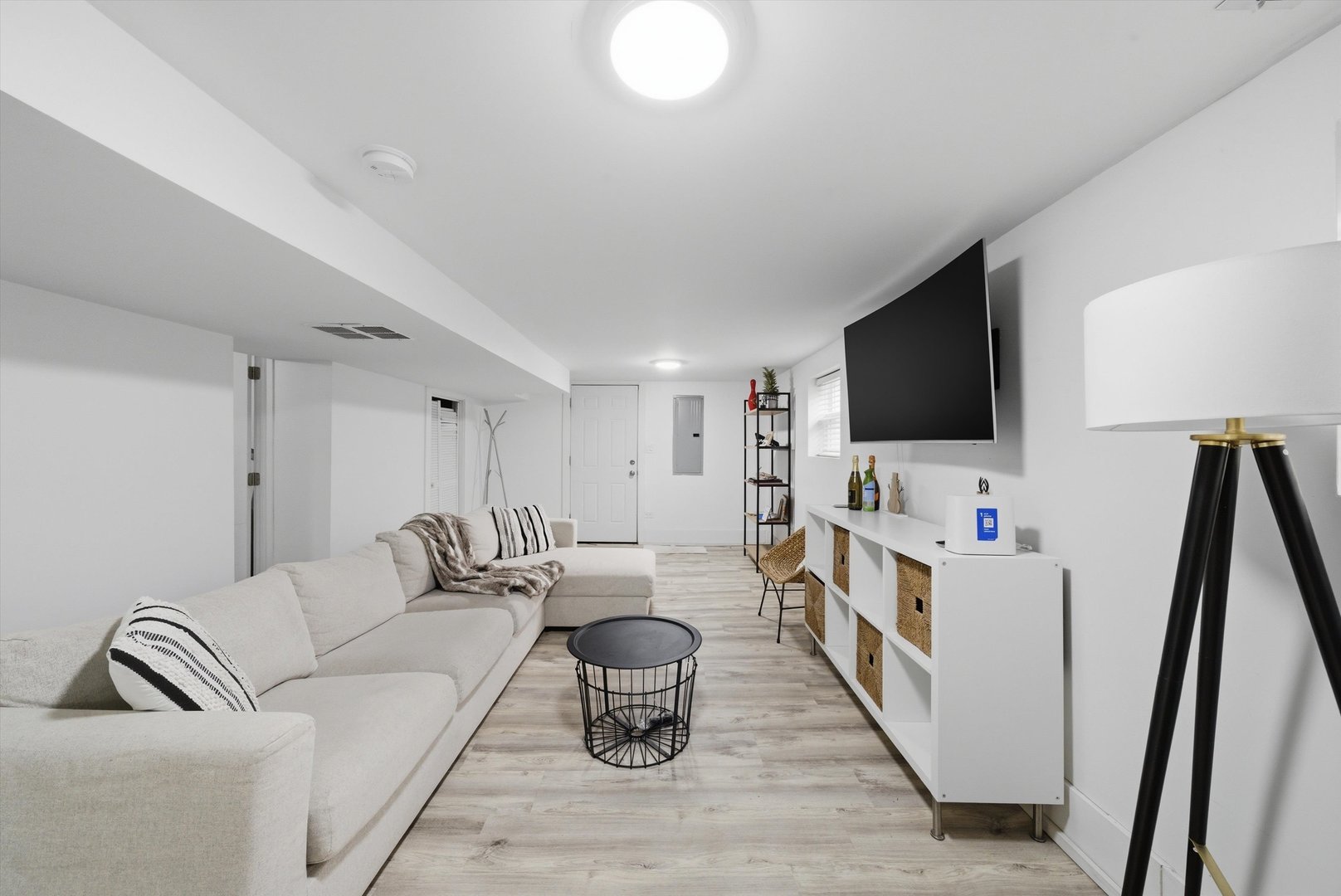 6126 West Roscoe Street Chicago IL 60634
