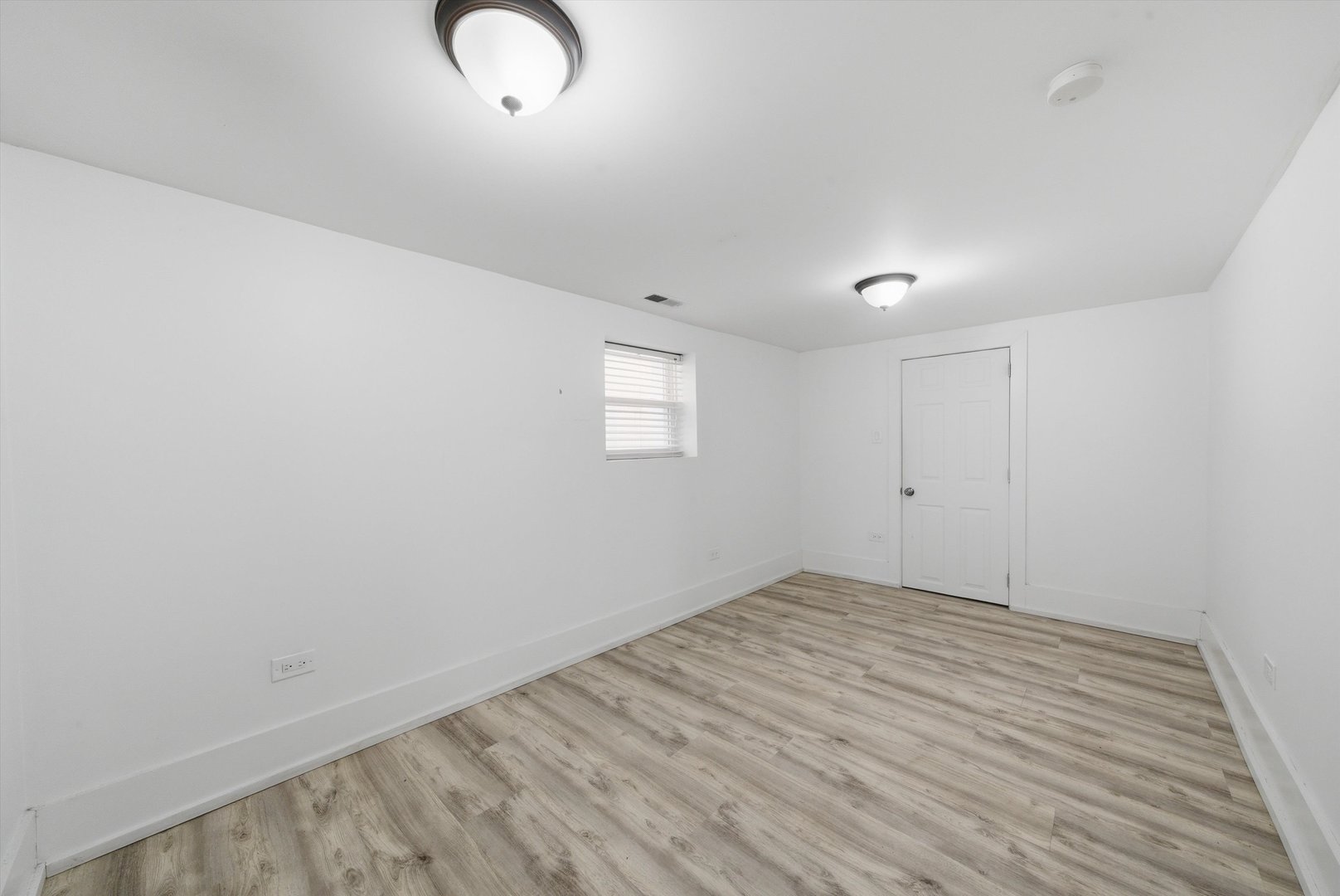 6126 West Roscoe Street Chicago IL 60634