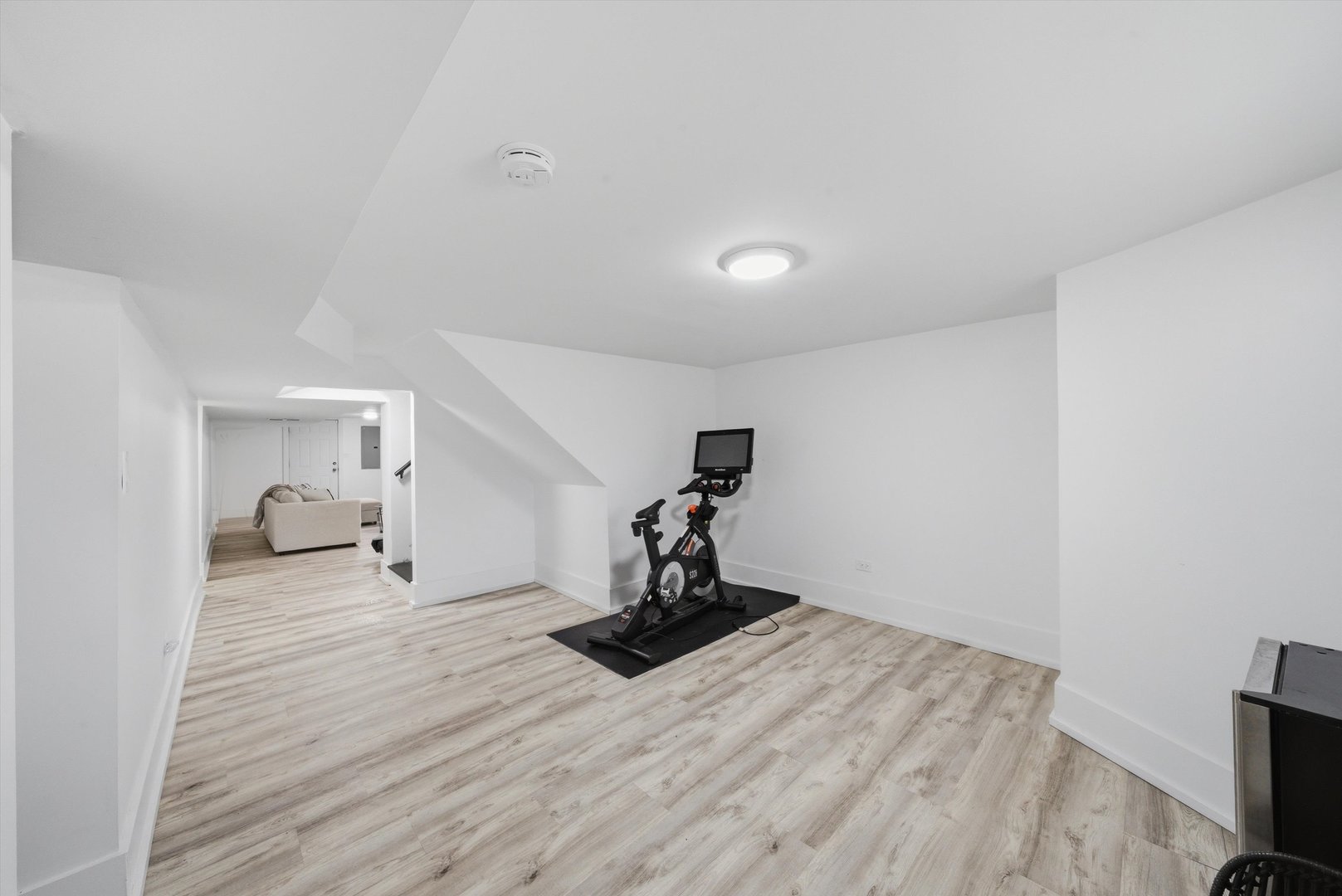 6126 West Roscoe Street Chicago IL 60634