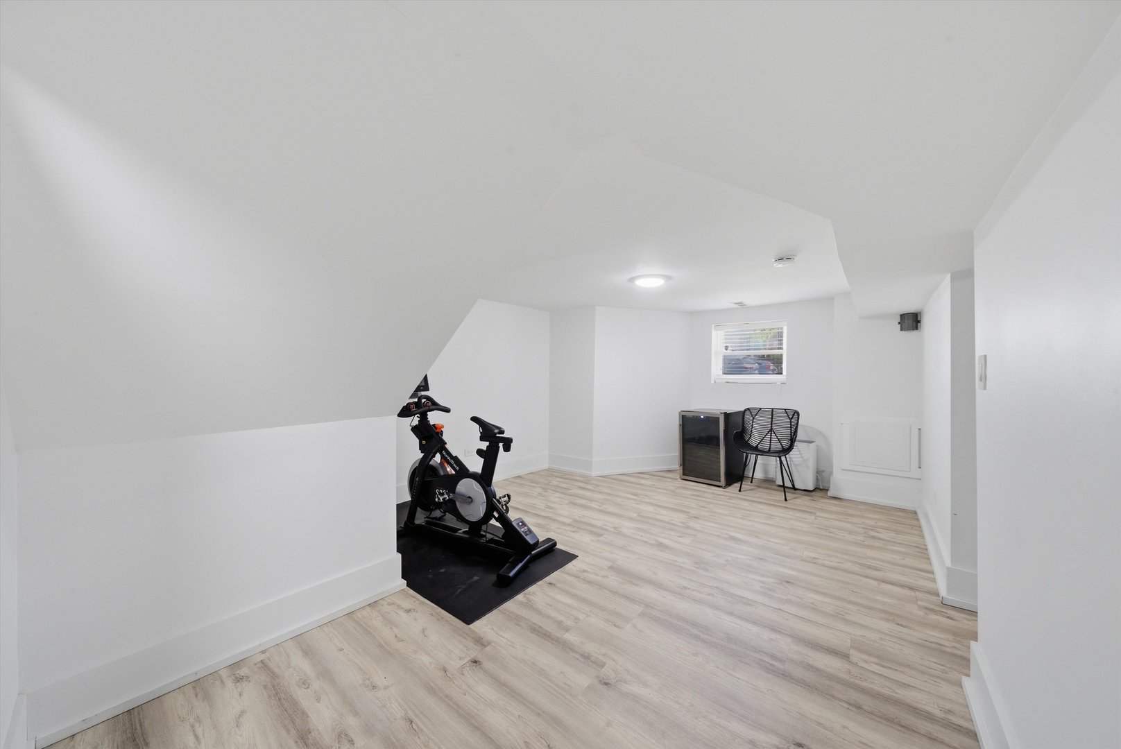 6126 West Roscoe Street Chicago IL 60634