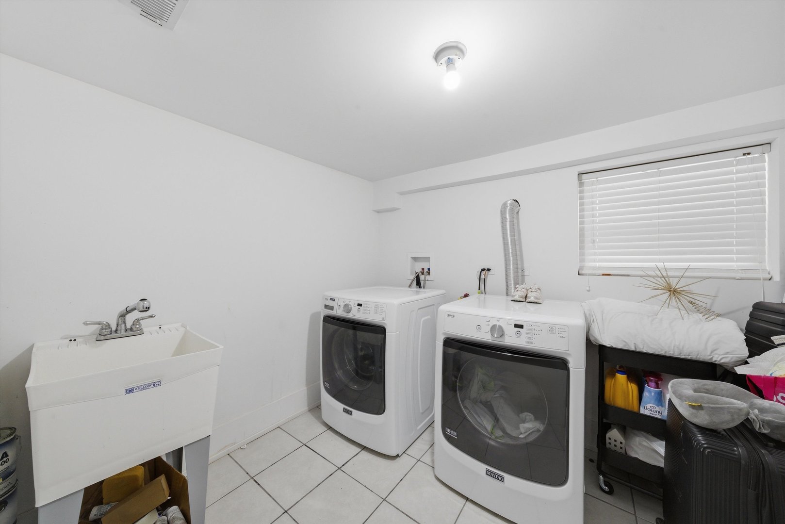 6126 West Roscoe Street Chicago IL 60634