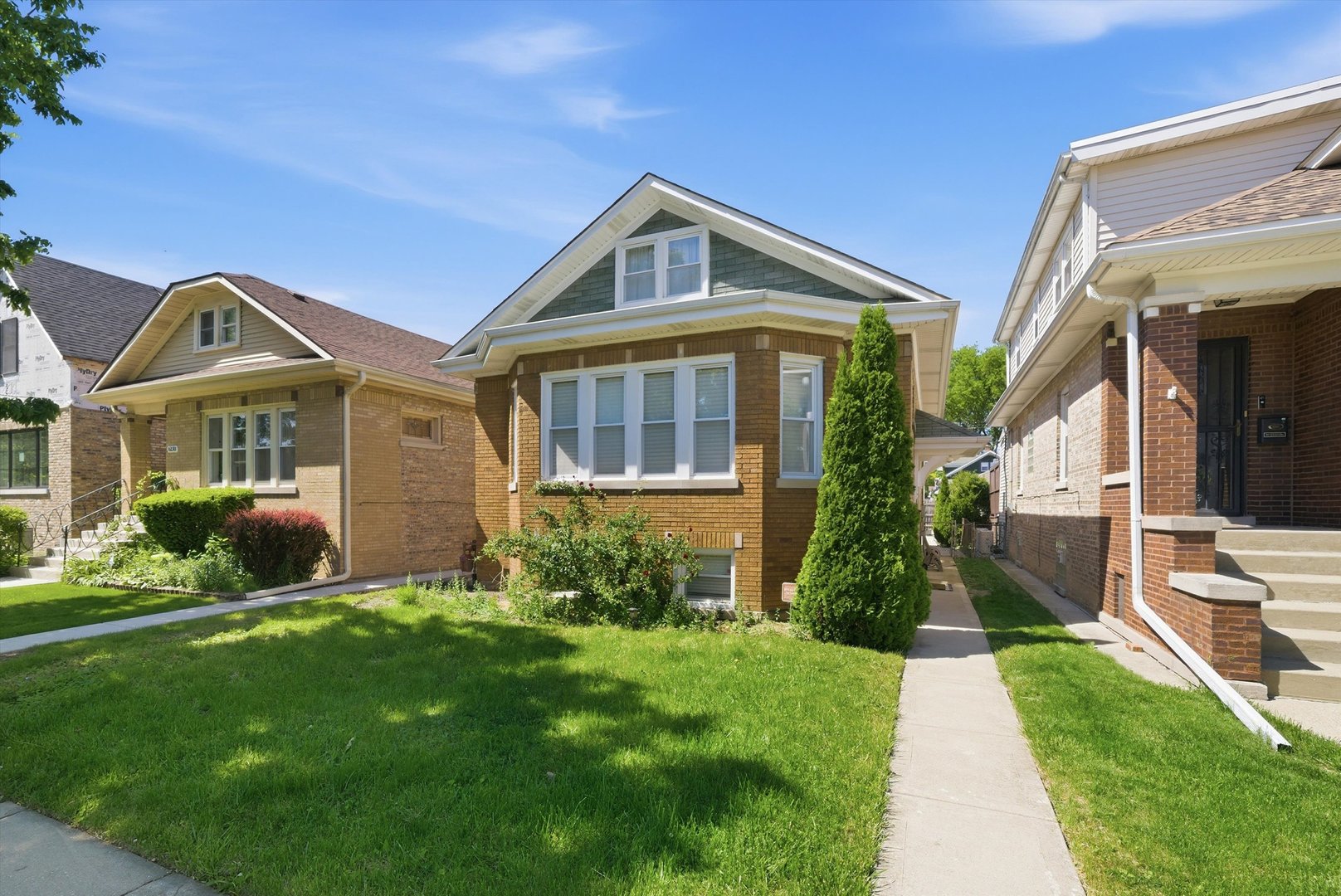 6126 West Roscoe Street Chicago IL 60634
