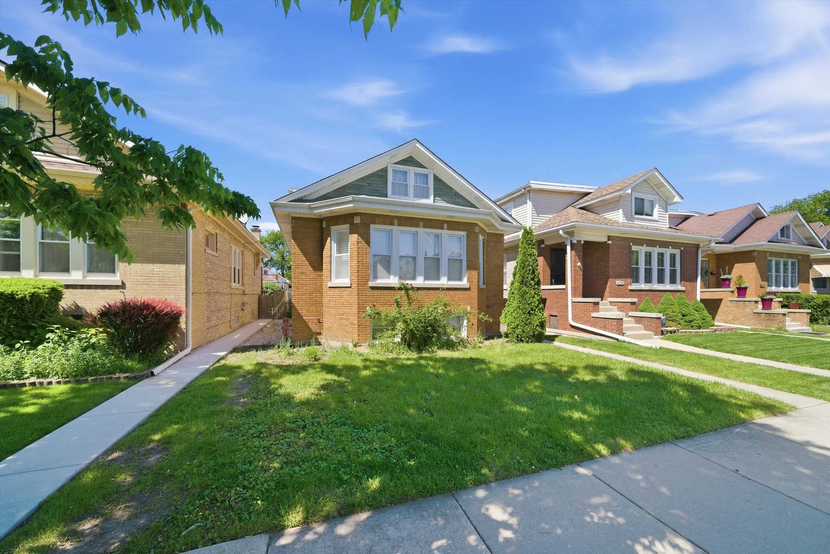 6126 West Roscoe Street Chicago IL 60634