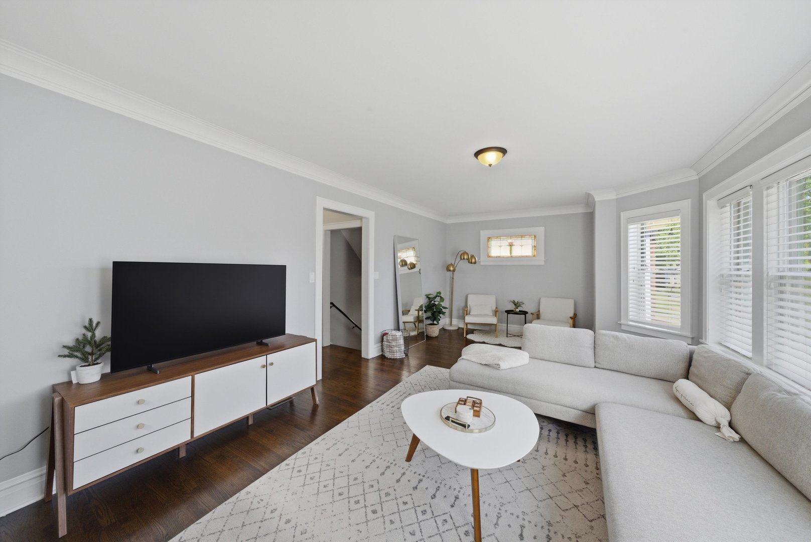 6126 West Roscoe Street Chicago IL 60634