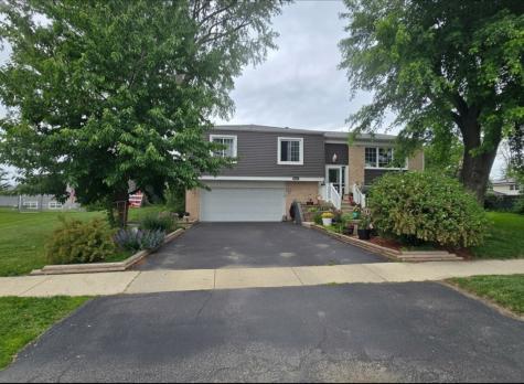 2208 Hiawatha Parkway Woodridge IL 60517