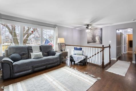 2208 Hiawatha Parkway Woodridge IL 60517