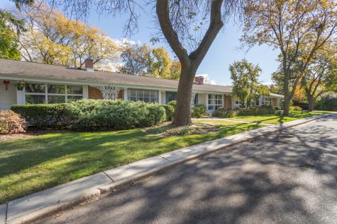 609 Carriage Hill Drive Glenview IL 60025